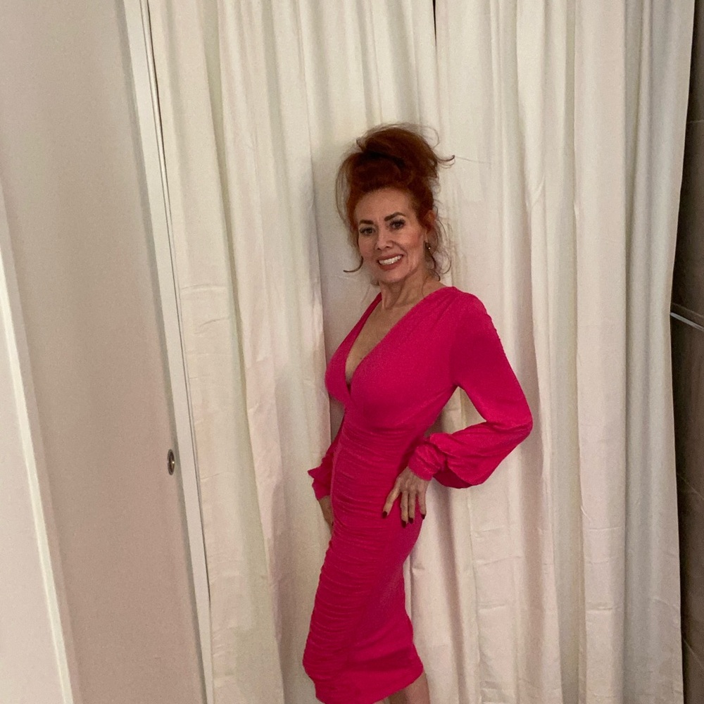 VENUS Fuchsia Apparel